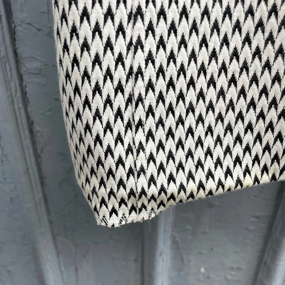 Karl Lagerfeld Paris Geometric Shift Dress, size 4 - Picture 13 of 13
